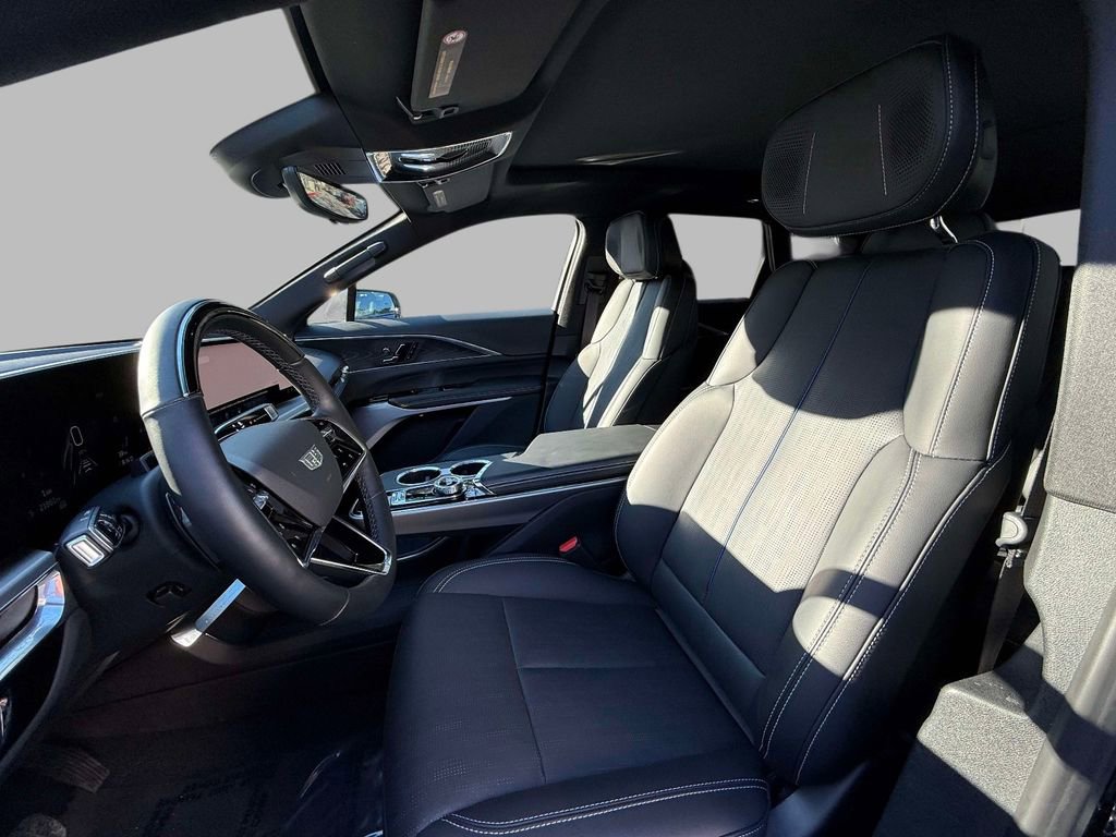 Used 2024 Cadillac Lyriq Luxury w/ LPO, Floor Liner Package image 2
