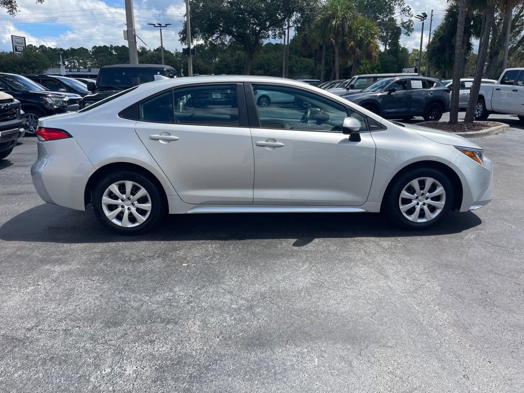 Used 2025 Toyota Corolla LE FWD image 6
