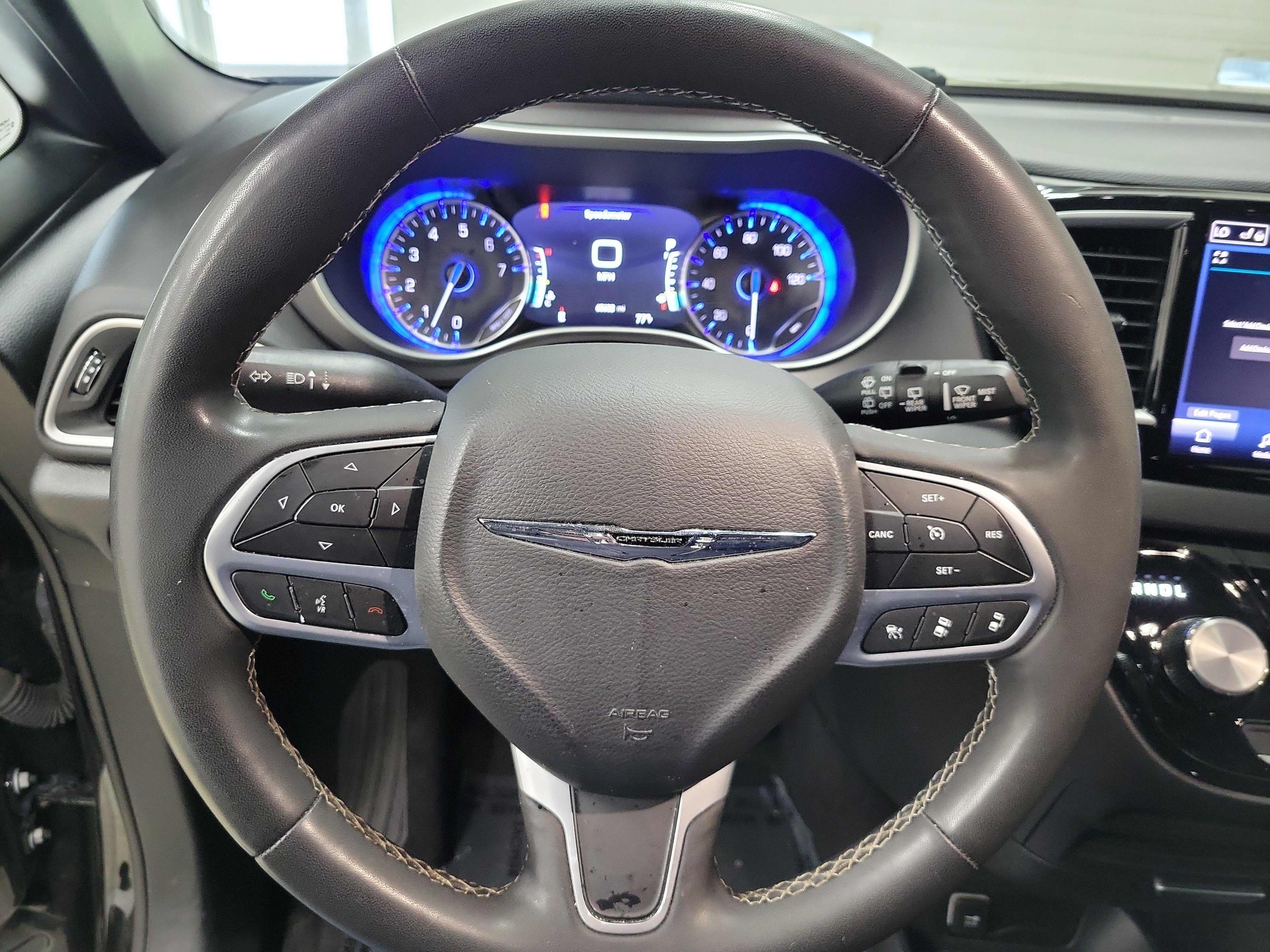 Used 2025 Chrysler Pacifica Select FWD image 24
