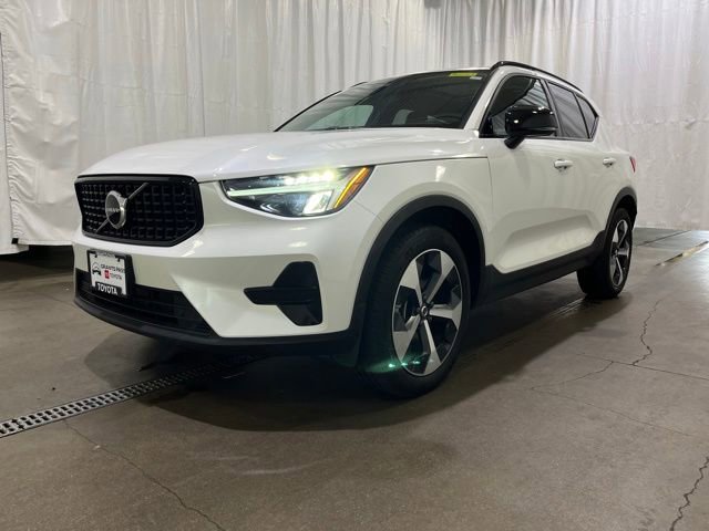 Used 2024 Volvo XC40 B5 Core AWD/4WD image 26