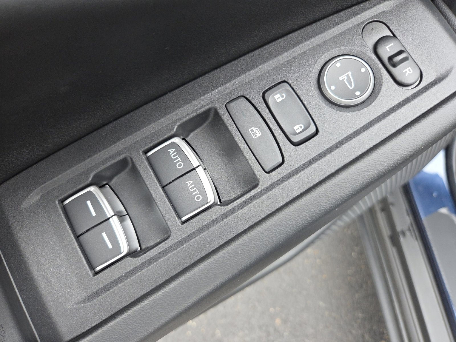 Certified 2023 Honda Accord EX image 25