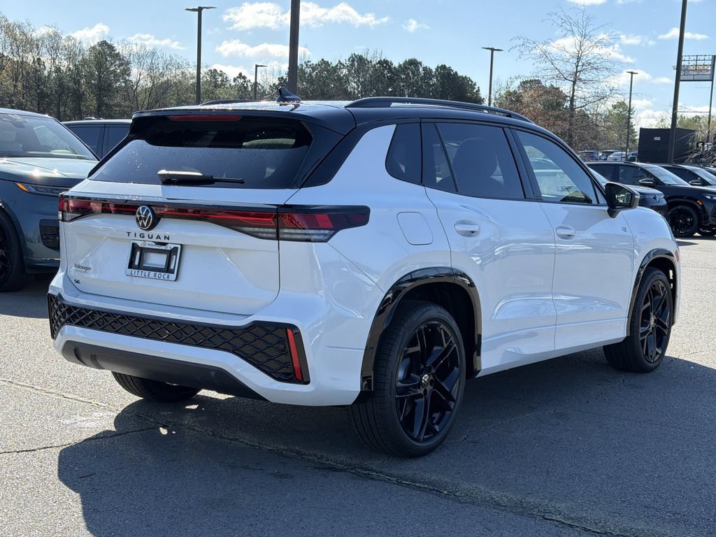 New 2026 Volkswagen Tiguan SE R-Line FWD image 5
