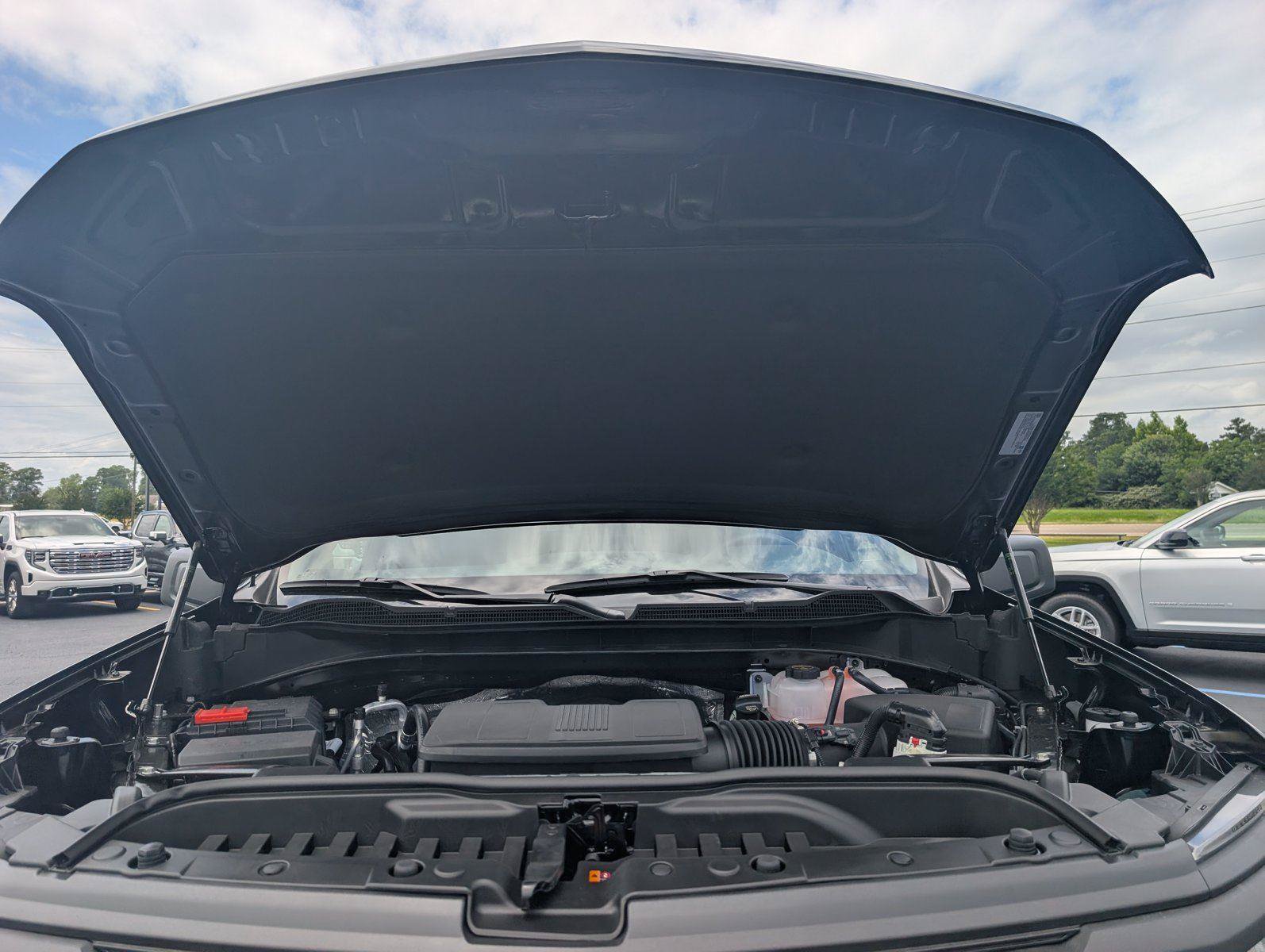 New 2026 Chevrolet Silverado 1500 Custom Trail Boss w/ LPO, Dark Essentials Package AWD/4WD image 37