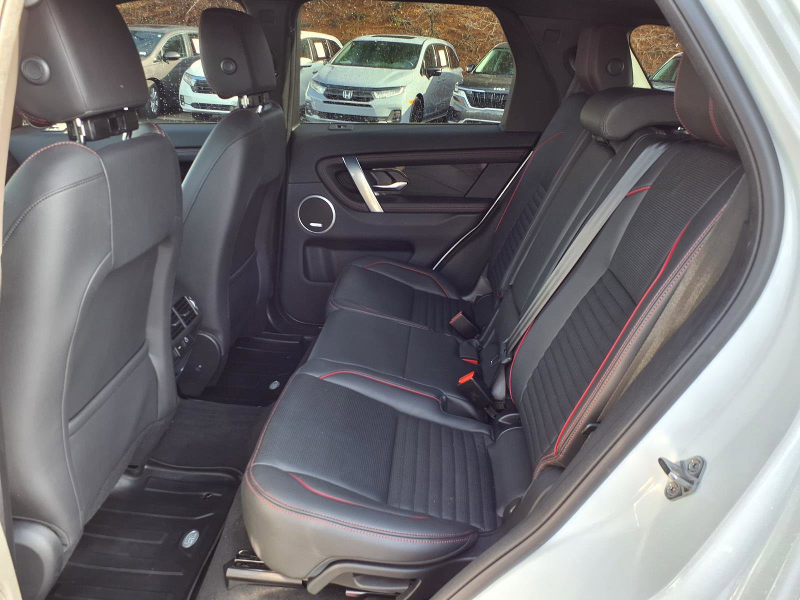 Used 2023 Land Rover Discovery Sport SE R-Dynamic image 11