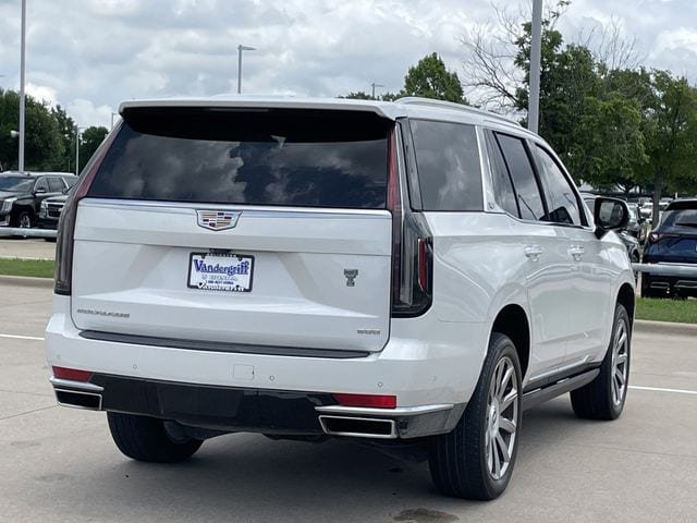 Used 2021 Cadillac Escalade Premium Luxury Platinum AWD/4WD image 4
