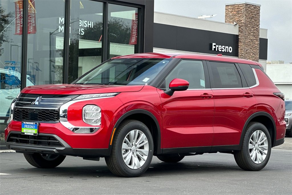 New 2025 Mitsubishi Outlander ES image 9