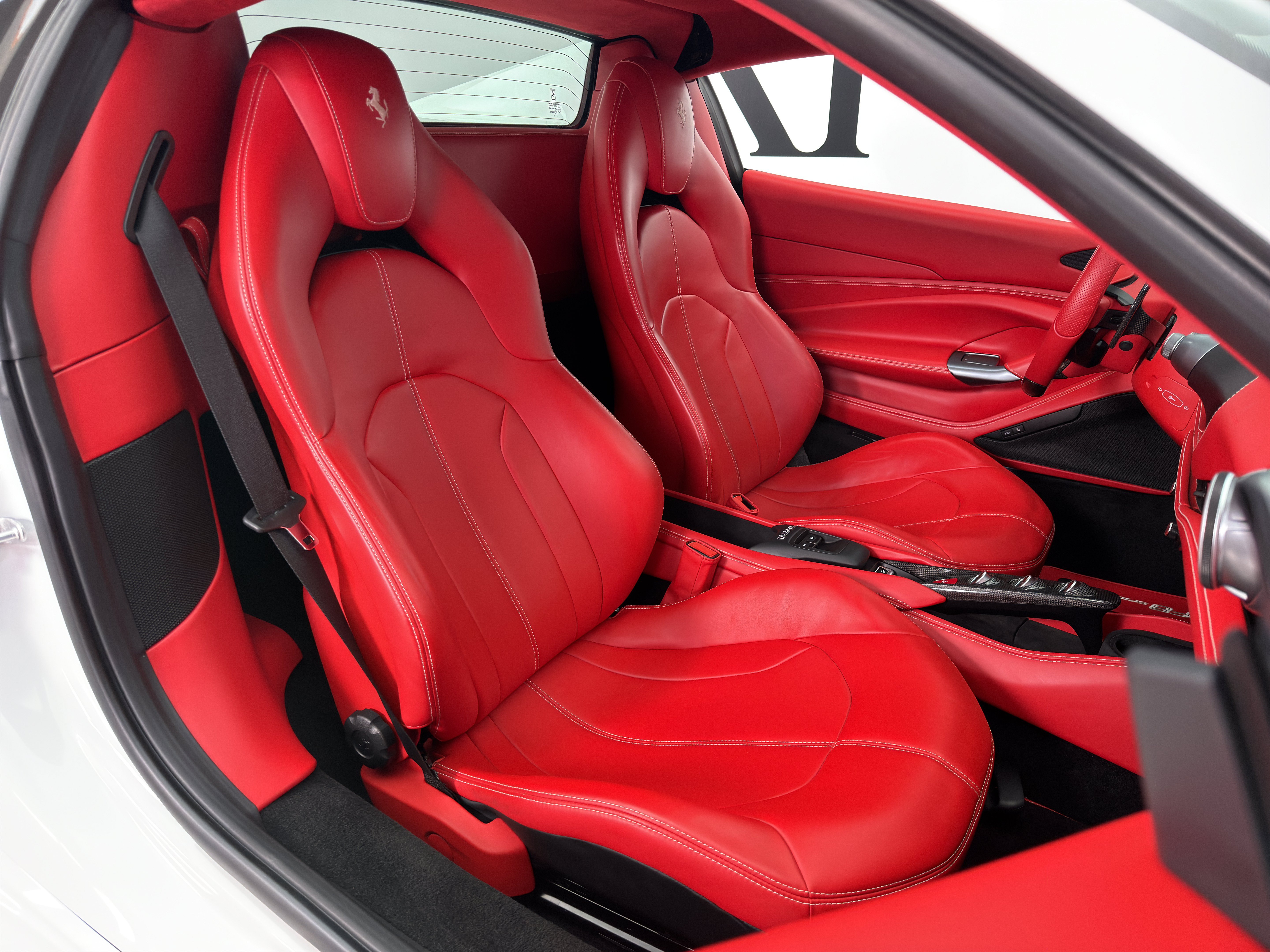 Used 2023 Ferrari F8 Tributo RWD image 25