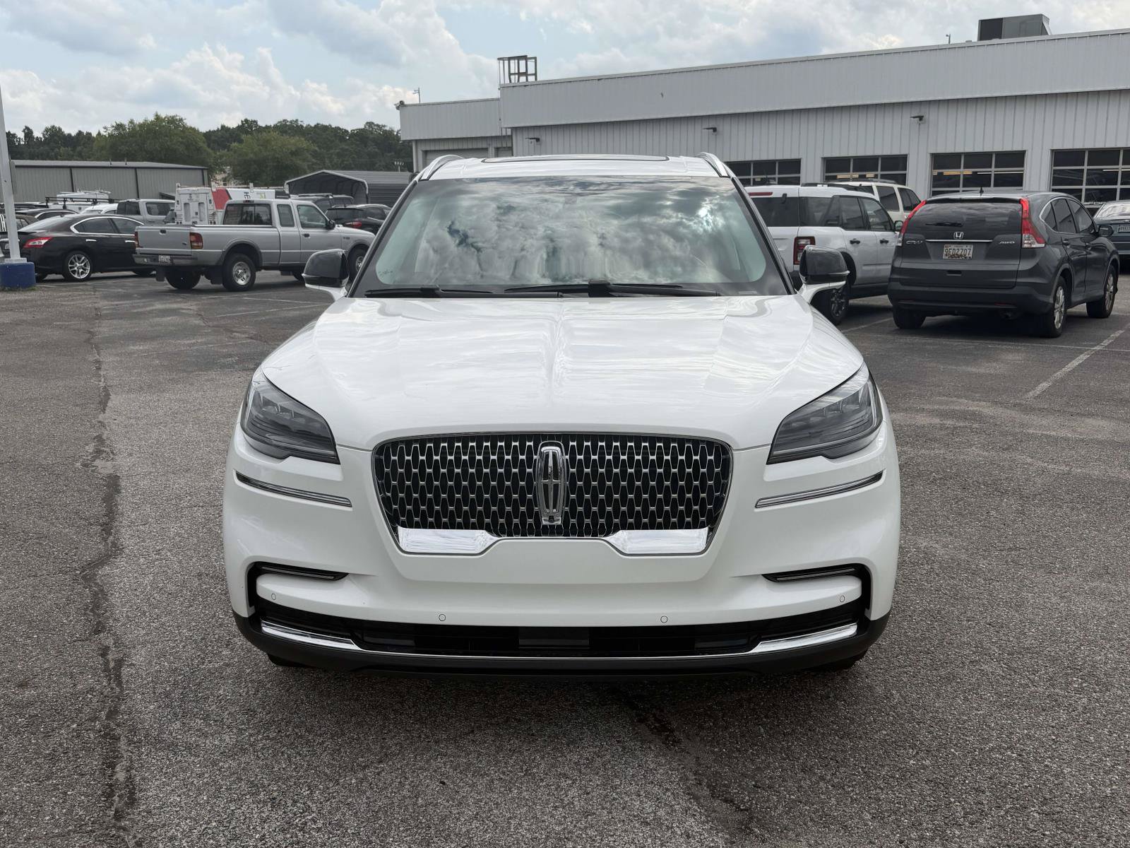 Used 2023 Lincoln Aviator Reserve w/ Elements Package Plus RWD image 6