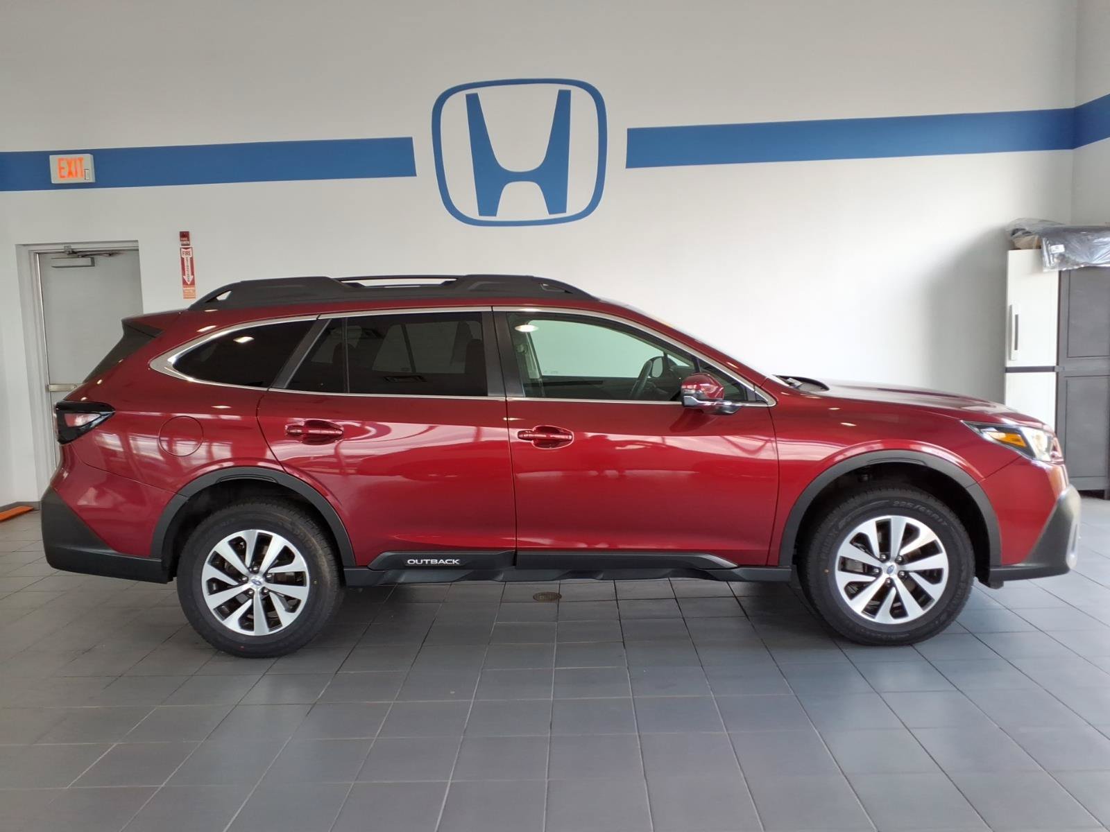 Used 2022 Subaru Outback Premium AWD/4WD image 4