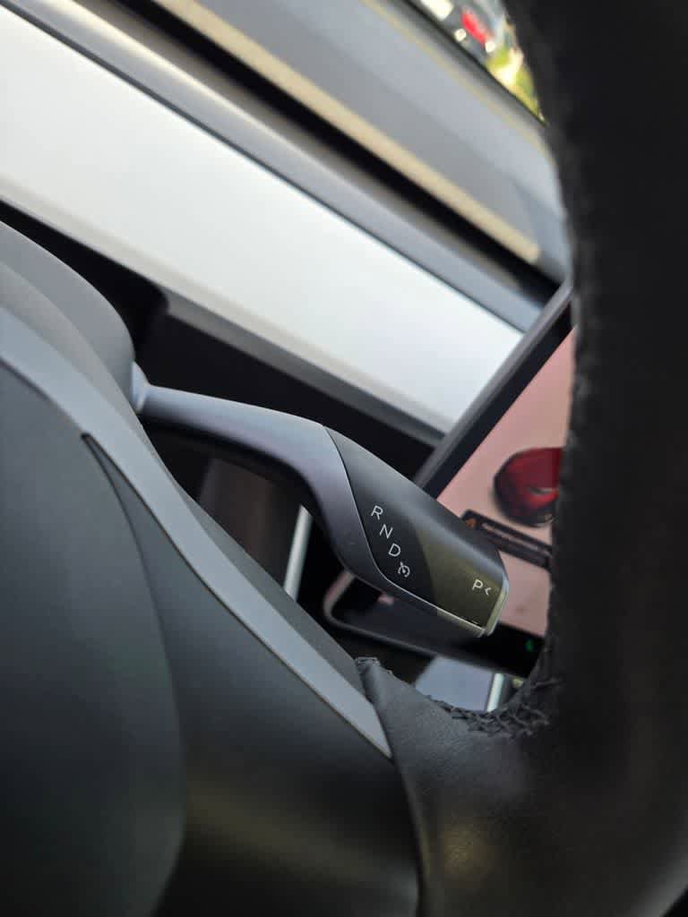 Used 2021 Tesla Model Y Long Range AWD/4WD image 16