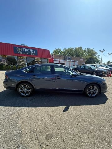 Used 2024 Honda Accord EX image 4