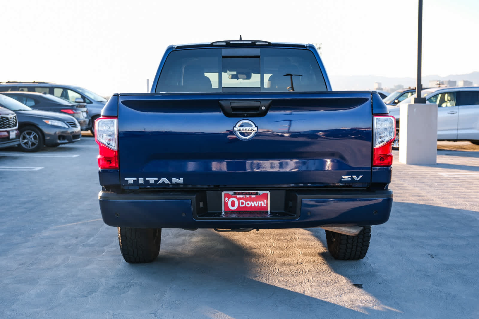 Used 2022 Nissan Titan SV RWD image 5