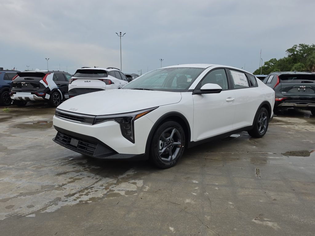 New 2026 Kia K4 FWD image 4