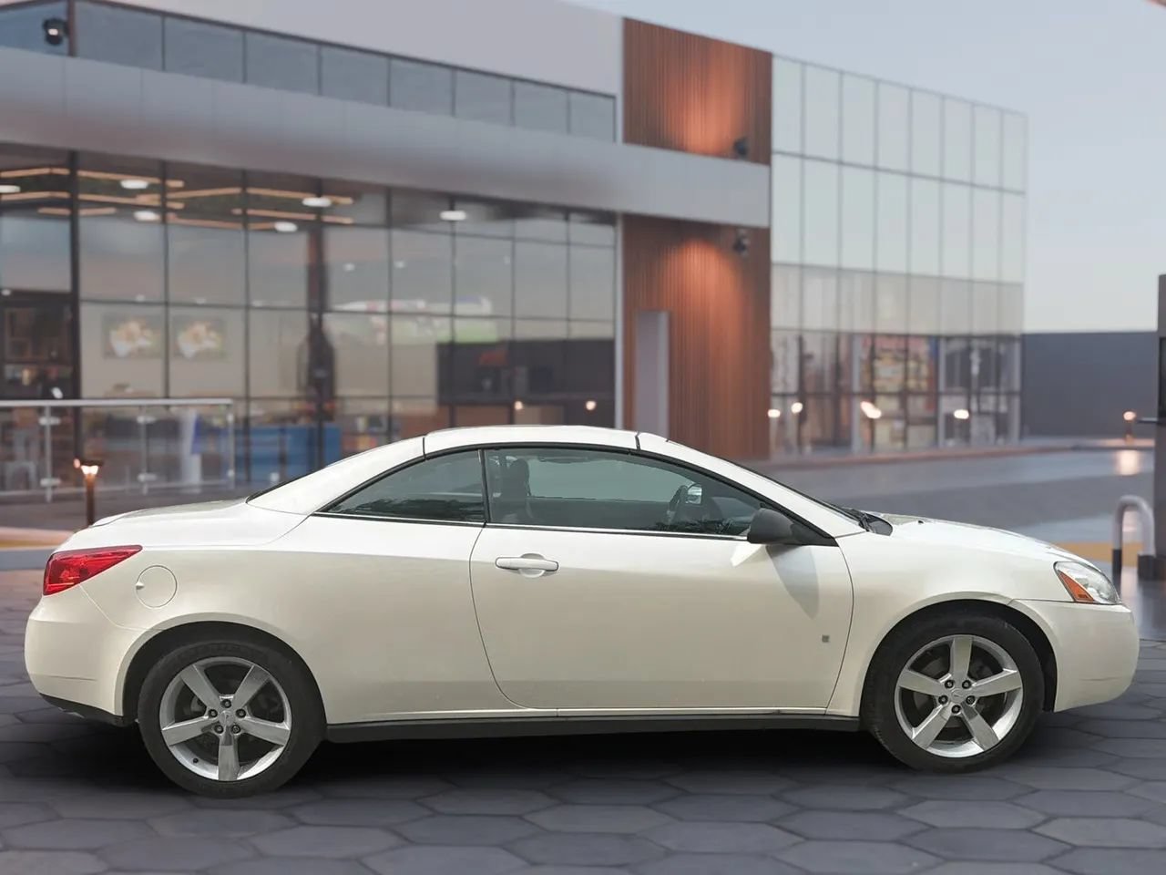 Used 2008 Pontiac G6 GT FWD image 16