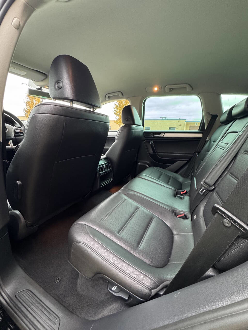 Used 2012 Volkswagen Touareg Sport AWD/4WD image 11