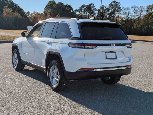 New 2025 Jeep Grand Cherokee Laredo RWD image 6