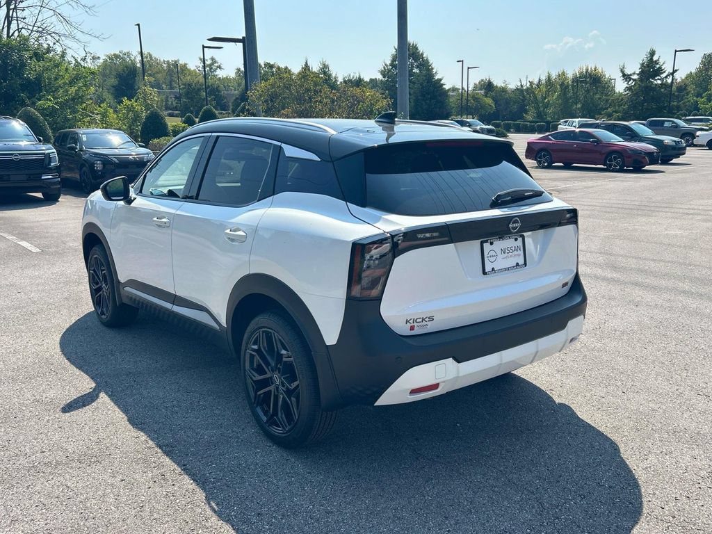 New 2026 Nissan Kicks SR FWD image 5