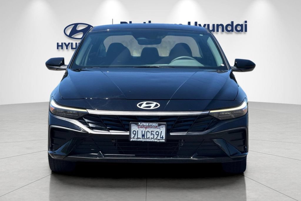 Used 2024 Hyundai Elantra Blue FWD image 9