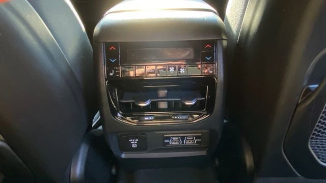 Used 2022 Jeep Grand Cherokee L Overland w/ Luxury Tech Group IV image 28