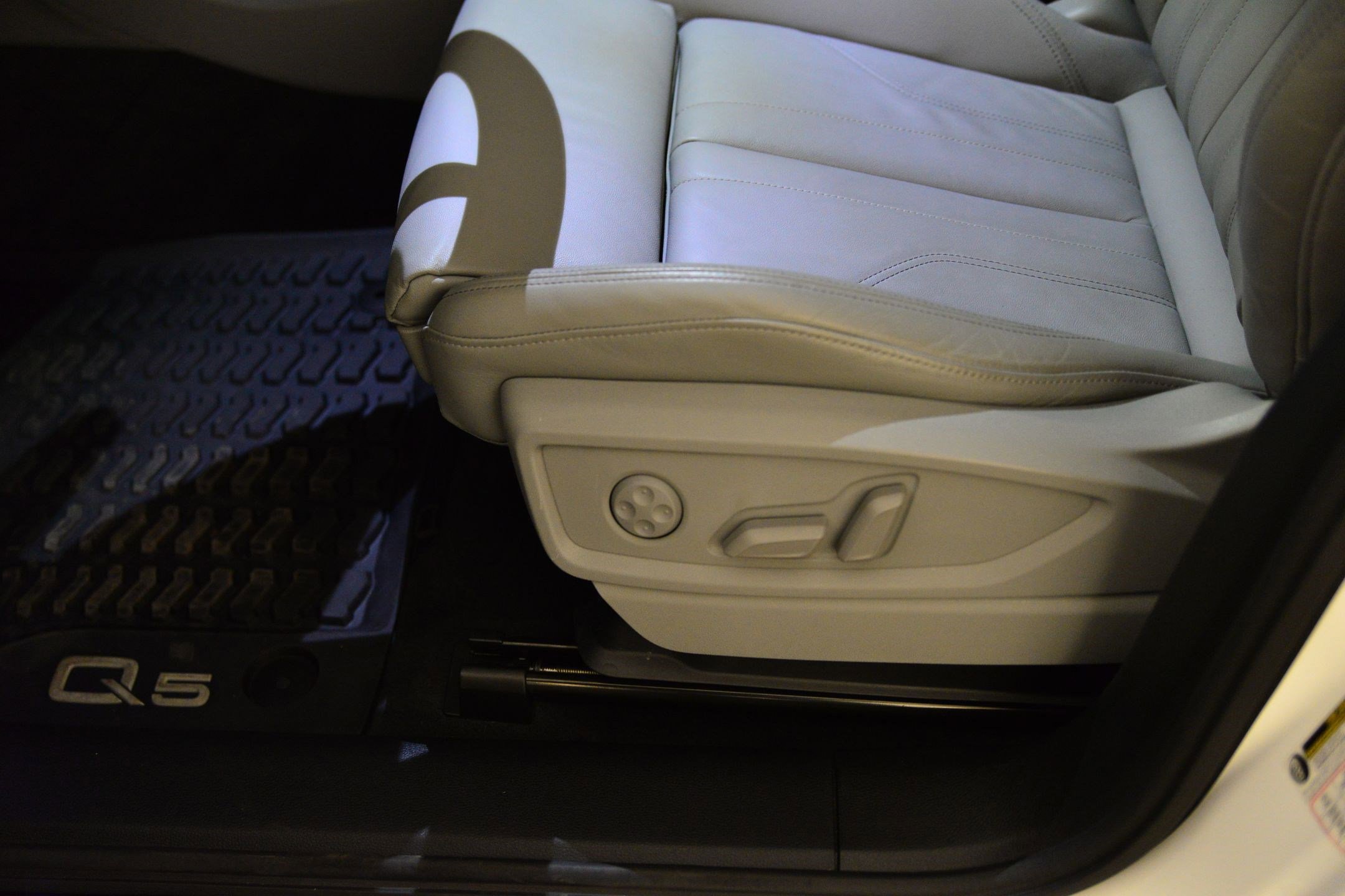 Certified 2022 Audi Q5 e Premium w/ Convenience Package image 27