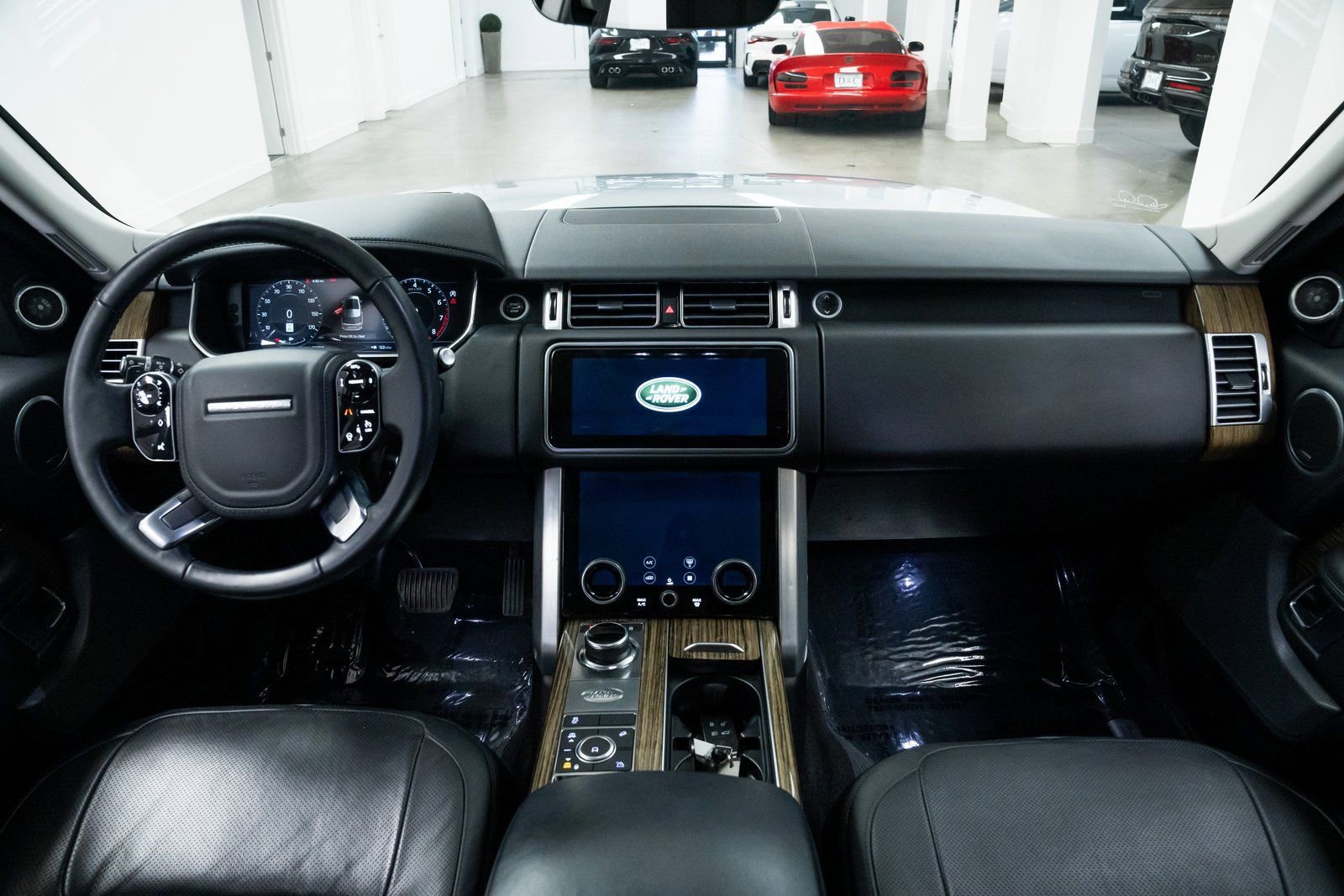 Used 2019 Land Rover Range Rover Supercharged AWD/4WD image 9