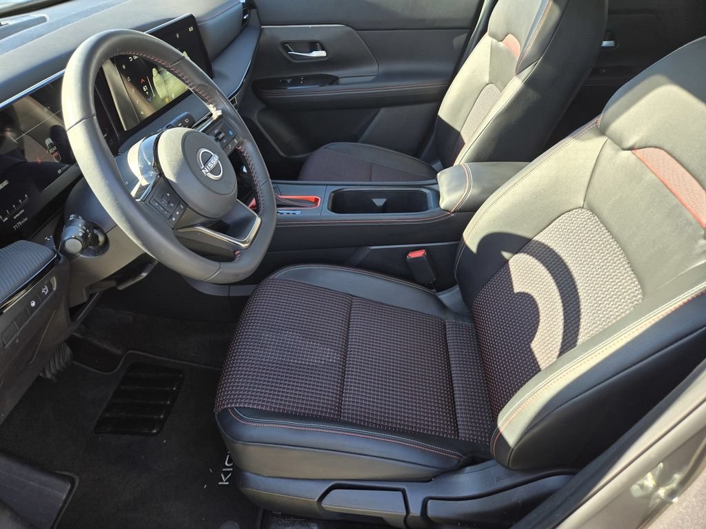 Certified 2025 Nissan Kicks SR FWD image 13