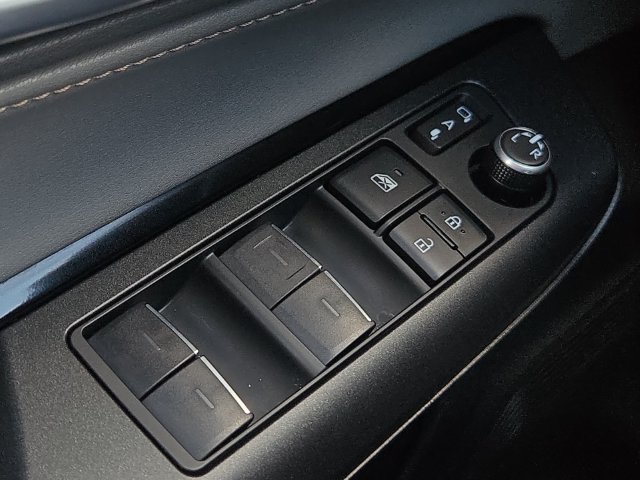 Certified 2024 Toyota Venza LE AWD/4WD image 28