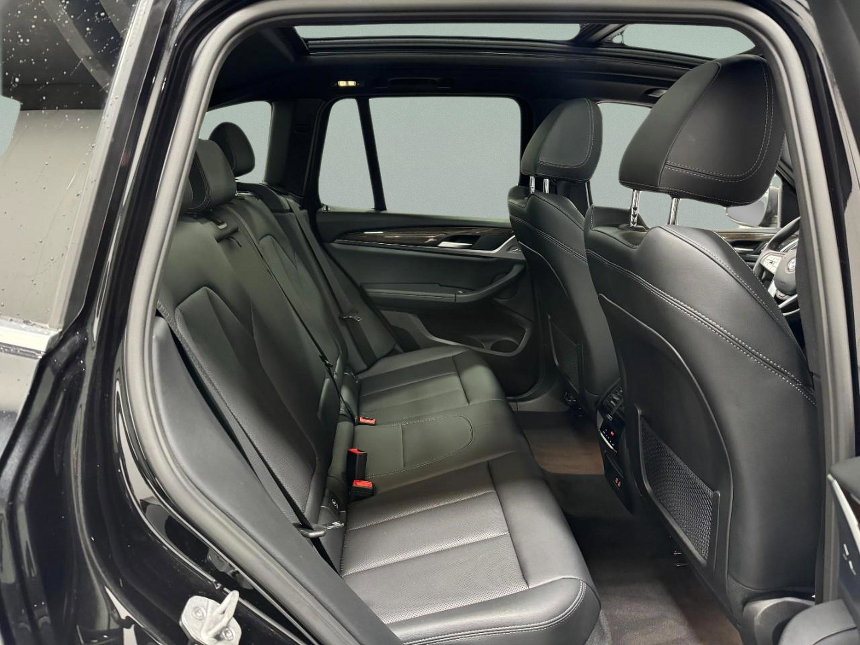 Used 2024 BMW X3 sDrive30i image 11