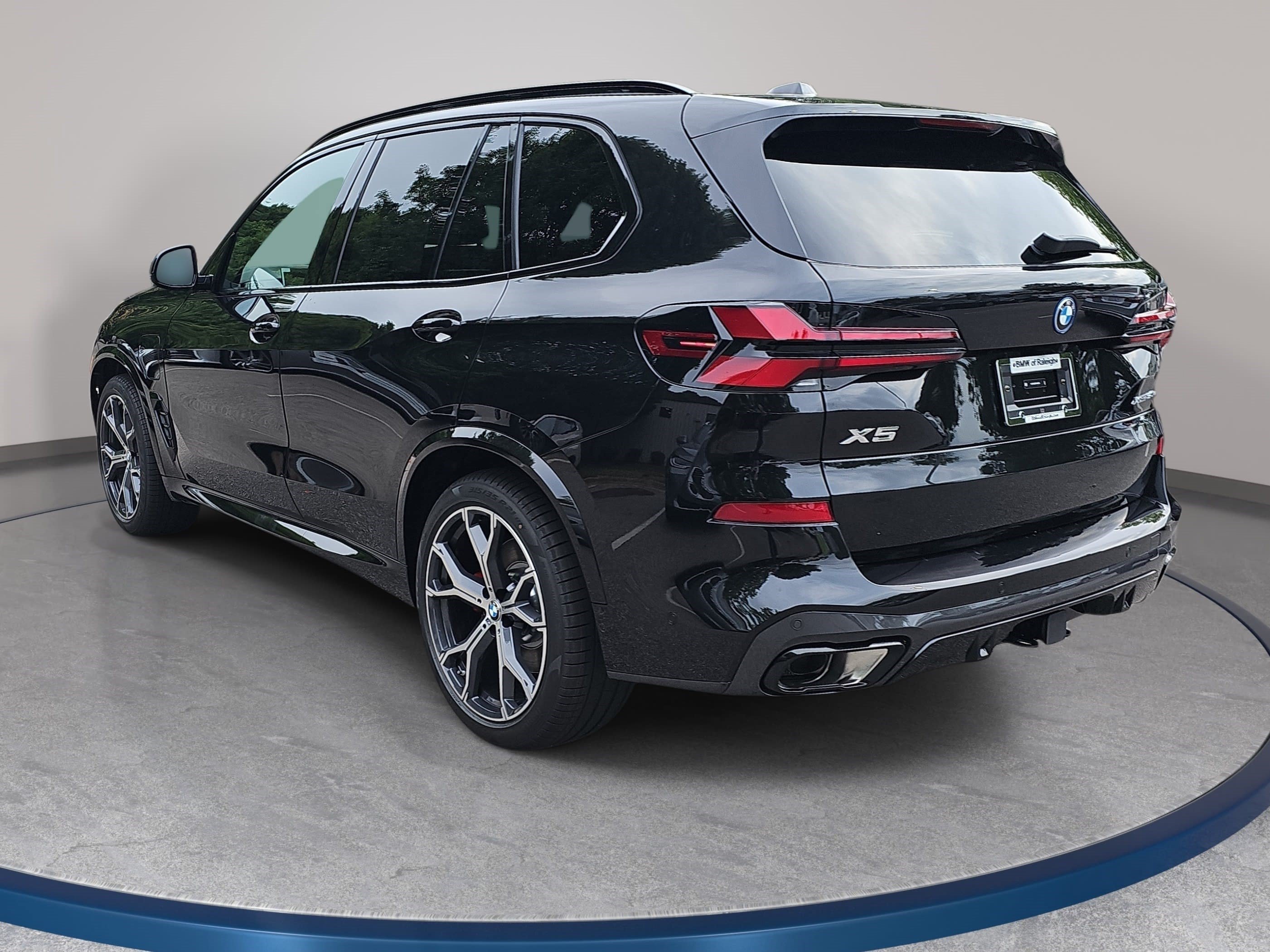 New 2026 BMW X5 xDrive50e w/ Executive Package AWD/4WD image 7