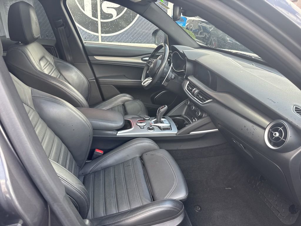 Used 2022 Alfa Romeo Stelvio Veloce image 62