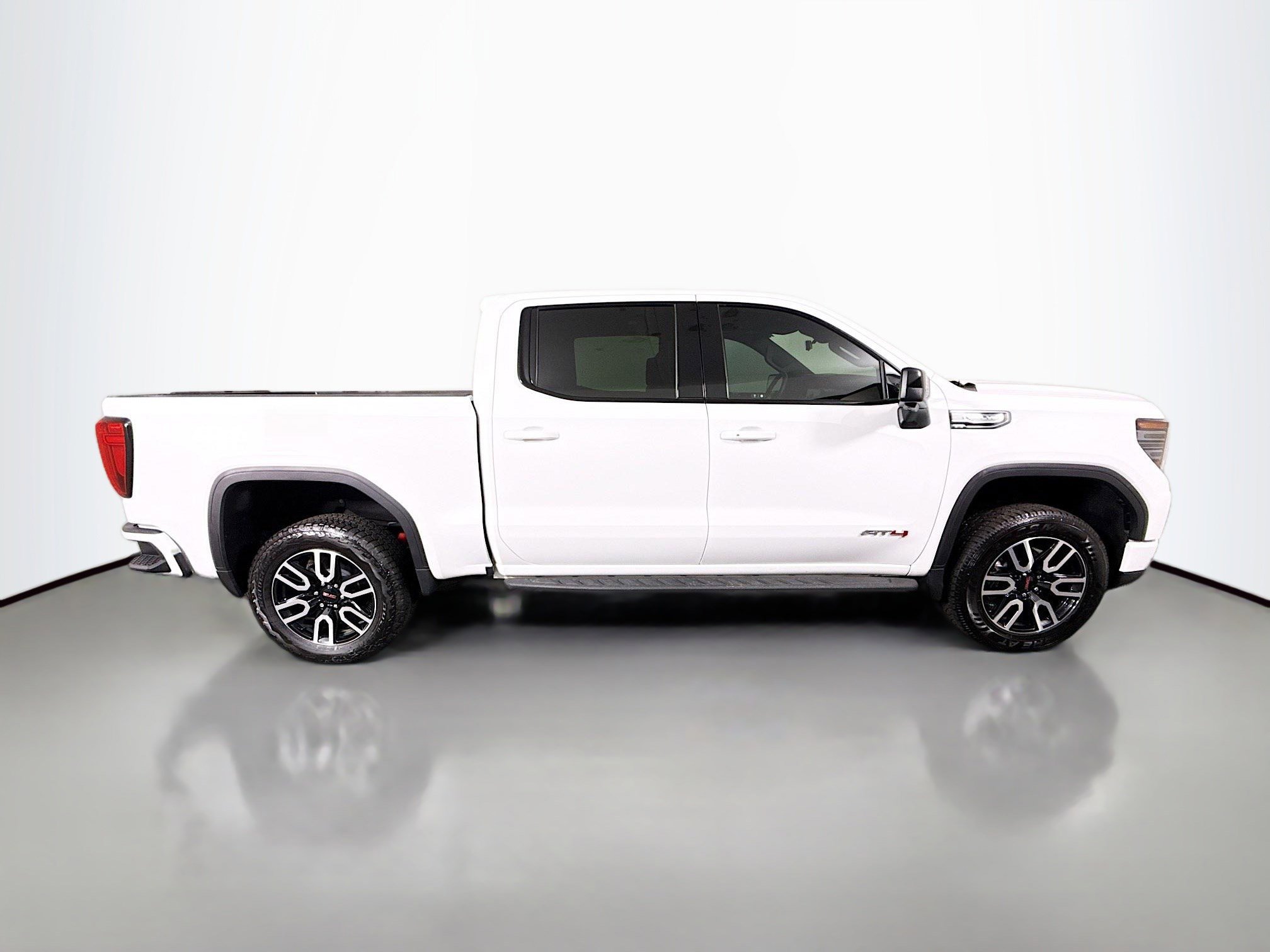 Used 2025 GMC Sierra 1500 AT4 w/ AT4 Premium Package image 11