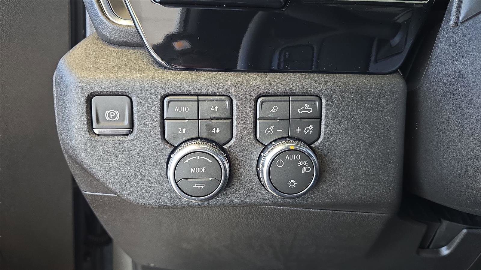 New 2026 GMC Sierra 1500 SLE image 25