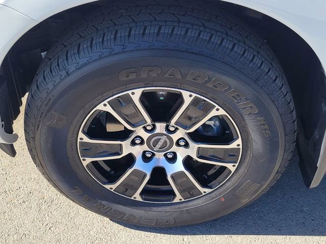 Used 2024 Nissan Titan SV w/ SV Convenience Package image 14