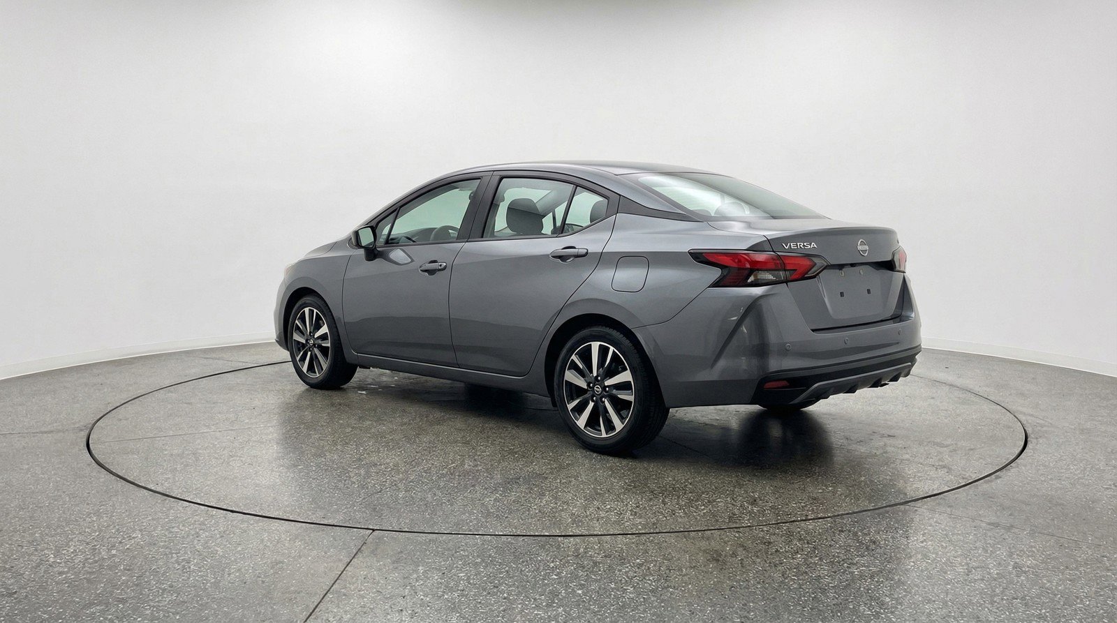 Used 2025 Nissan Versa SV image 6