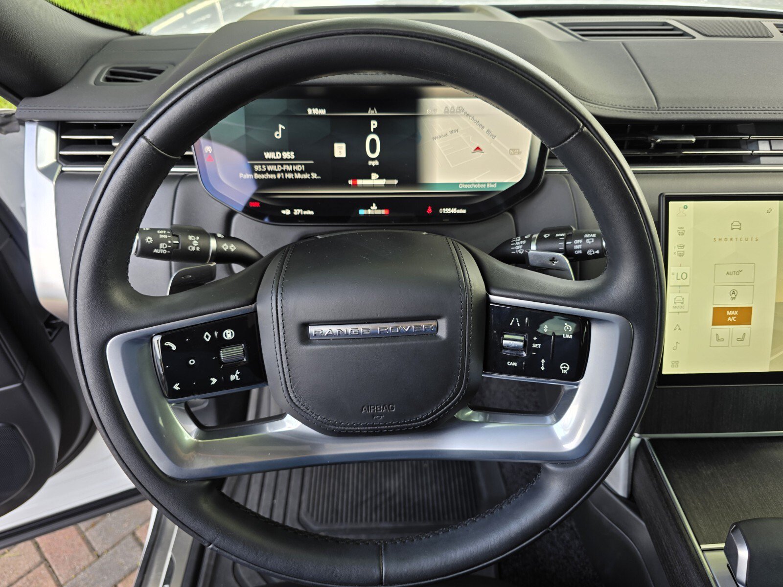 Certified 2025 Land Rover Range Rover SE AWD/4WD image 18