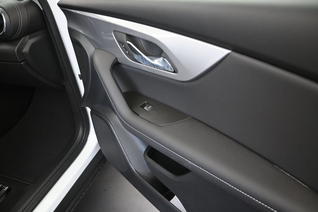 New 2026 Chevrolet Blazer LT w/ Convenience Package FWD image 23