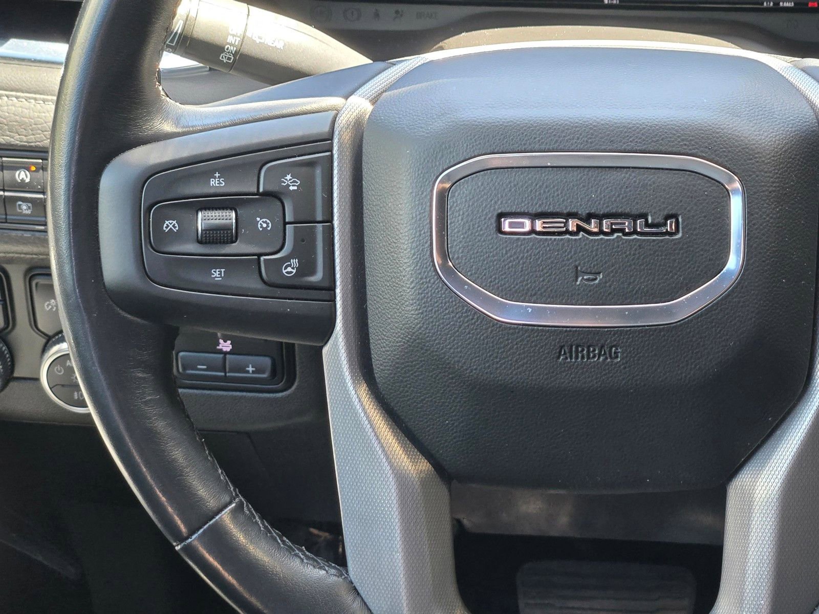 Used 2022 GMC Yukon Denali w/ Max Trailering Package AWD/4WD image 16