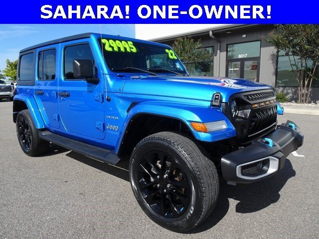 Used 2022 Jeep Wrangler Unlimited Sahara w/ Cold Weather Group image 8