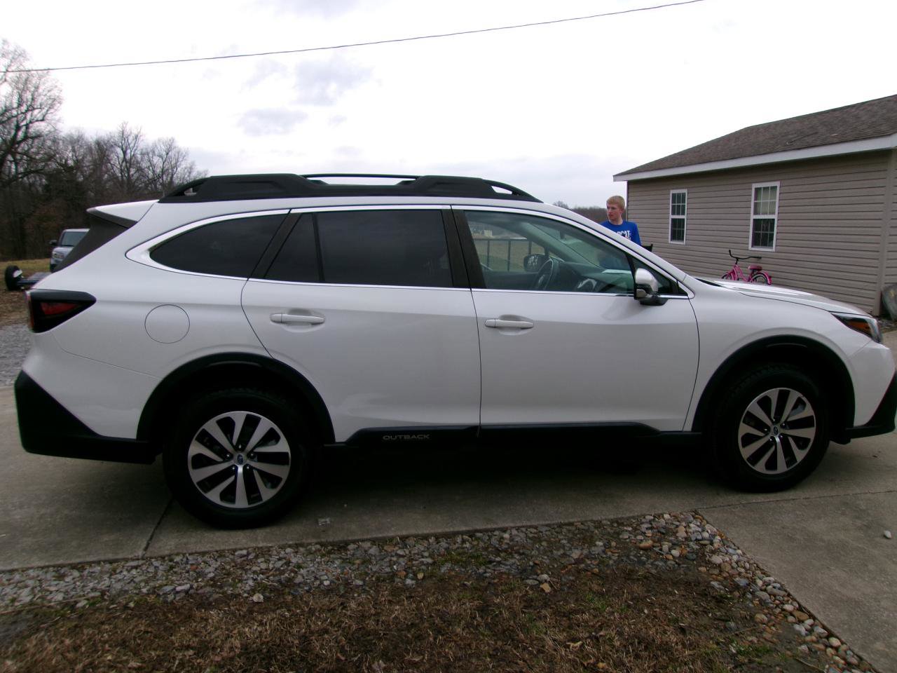 Used 2021 Subaru Outback Premium image 9