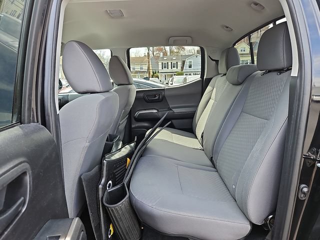 Used 2021 Toyota Tacoma SR5 AWD/4WD image 10