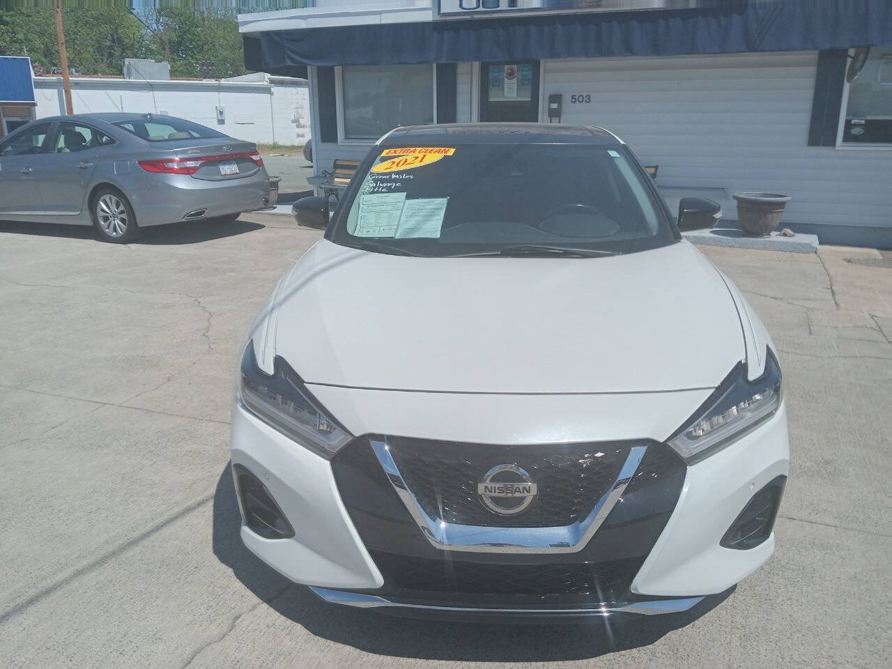 Used 2021 Nissan Maxima Platinum FWD image 2