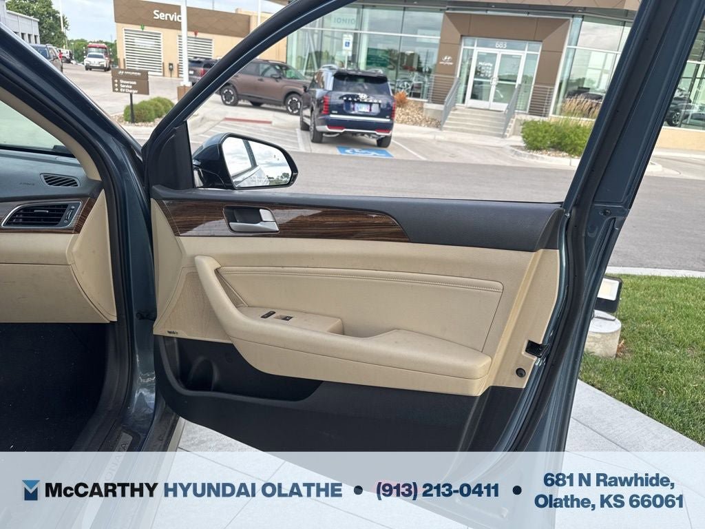 Used 2016 Hyundai Sonata Limited w/ Option Group 05 FWD image 23