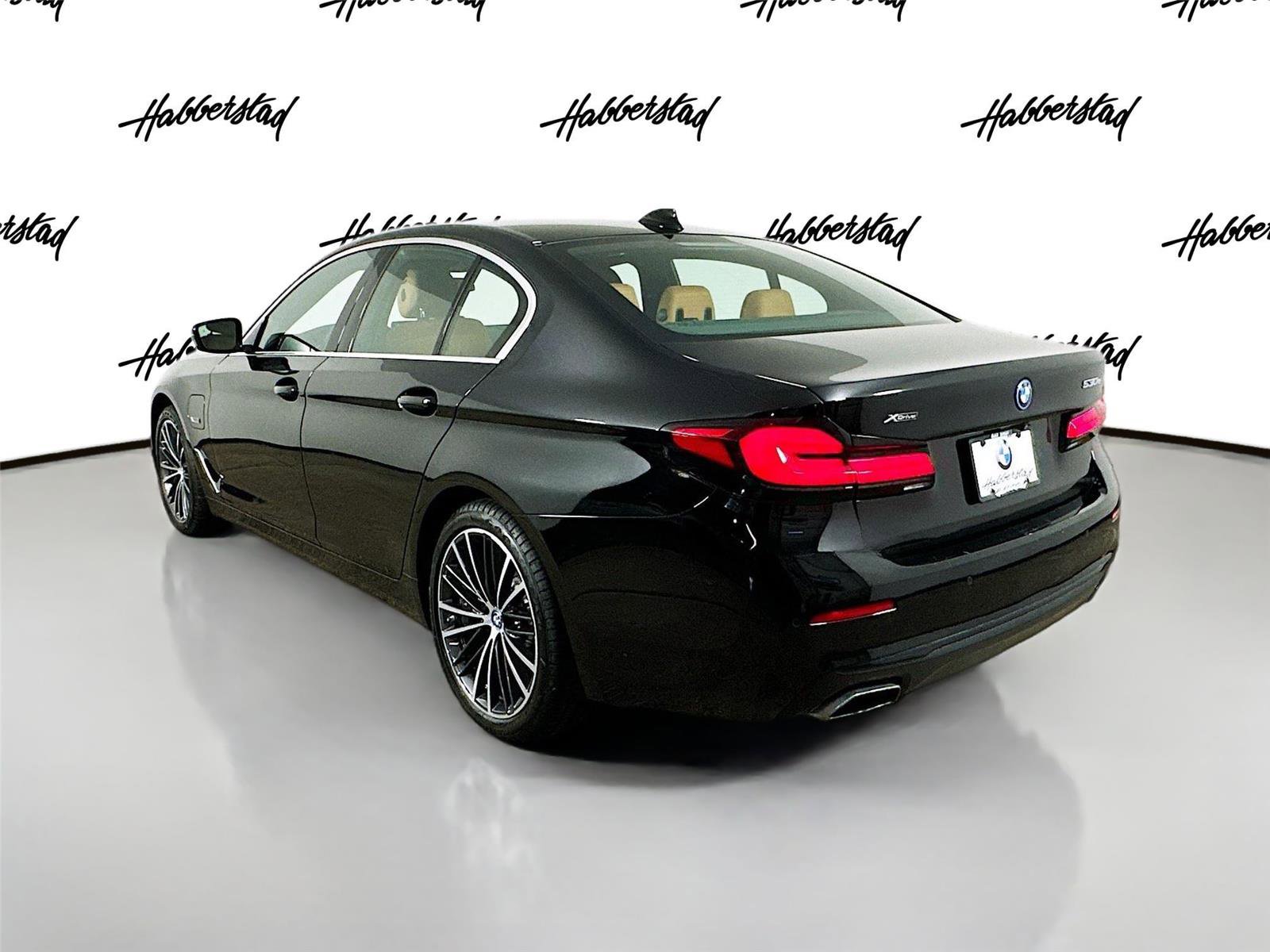 Used 2023 BMW 530e xDrive w/ Premium Package image 7