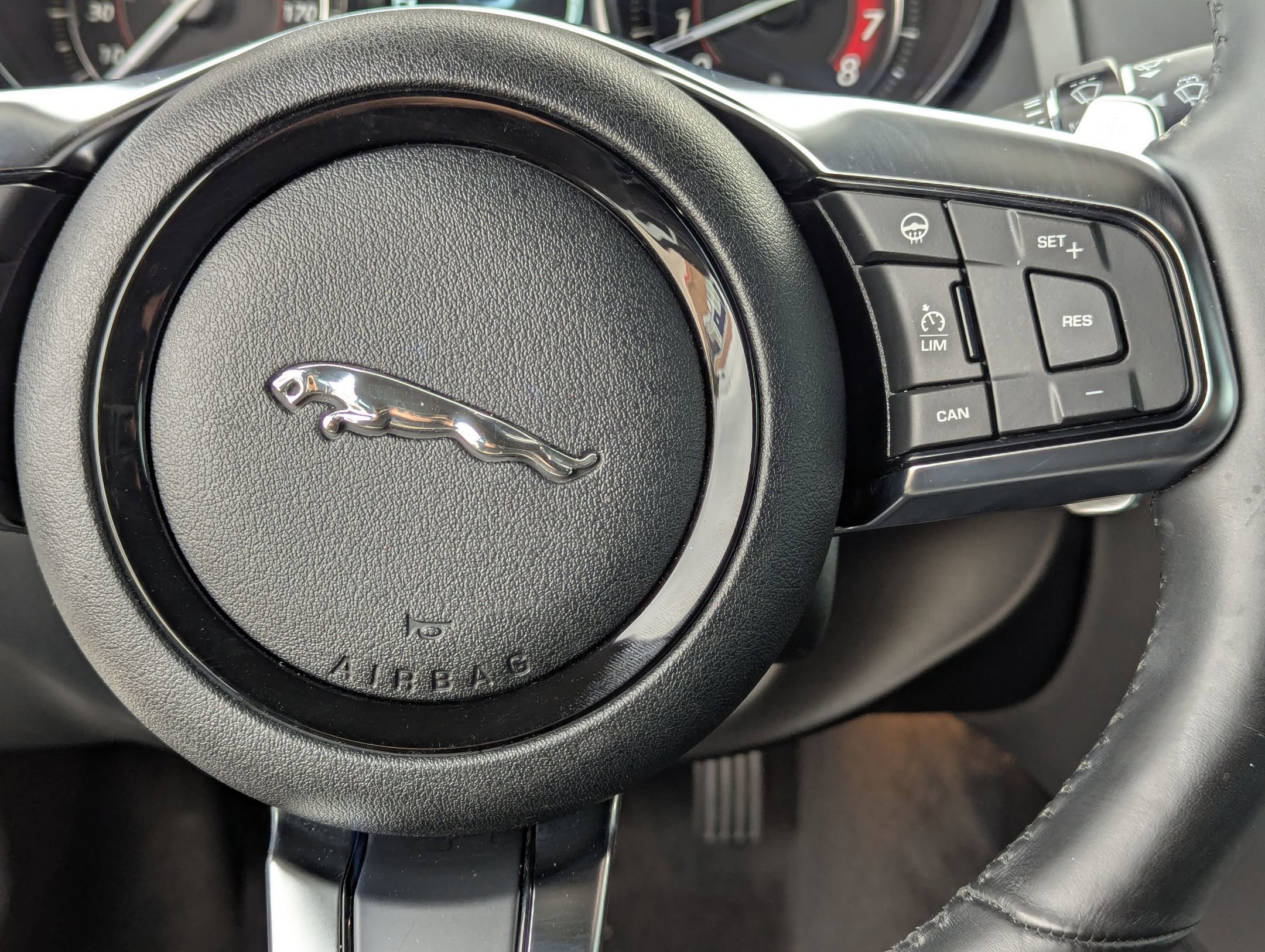 Used 2019 Jaguar F-TYPE Coupe image 21