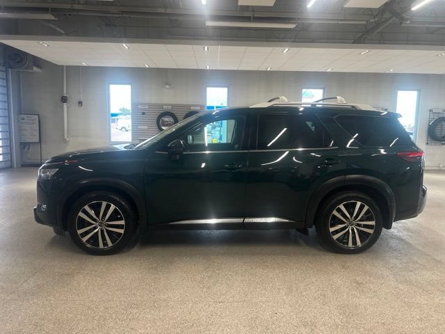 Used 2023 Nissan Pathfinder Platinum AWD/4WD image 11