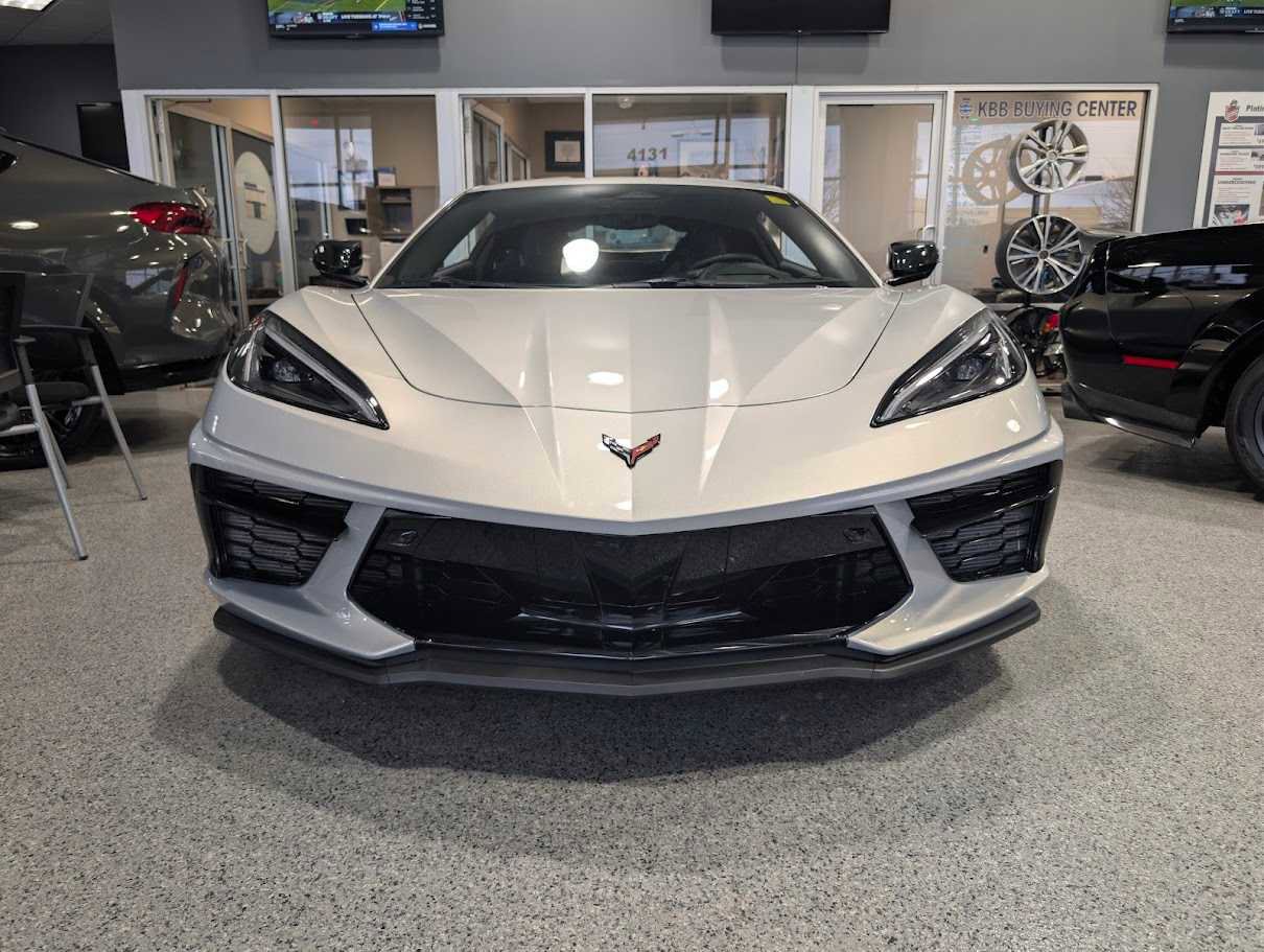 Used 2024 Chevrolet Corvette Stingray Premium Cpe w/ Z51 Performance Package RWD image 2