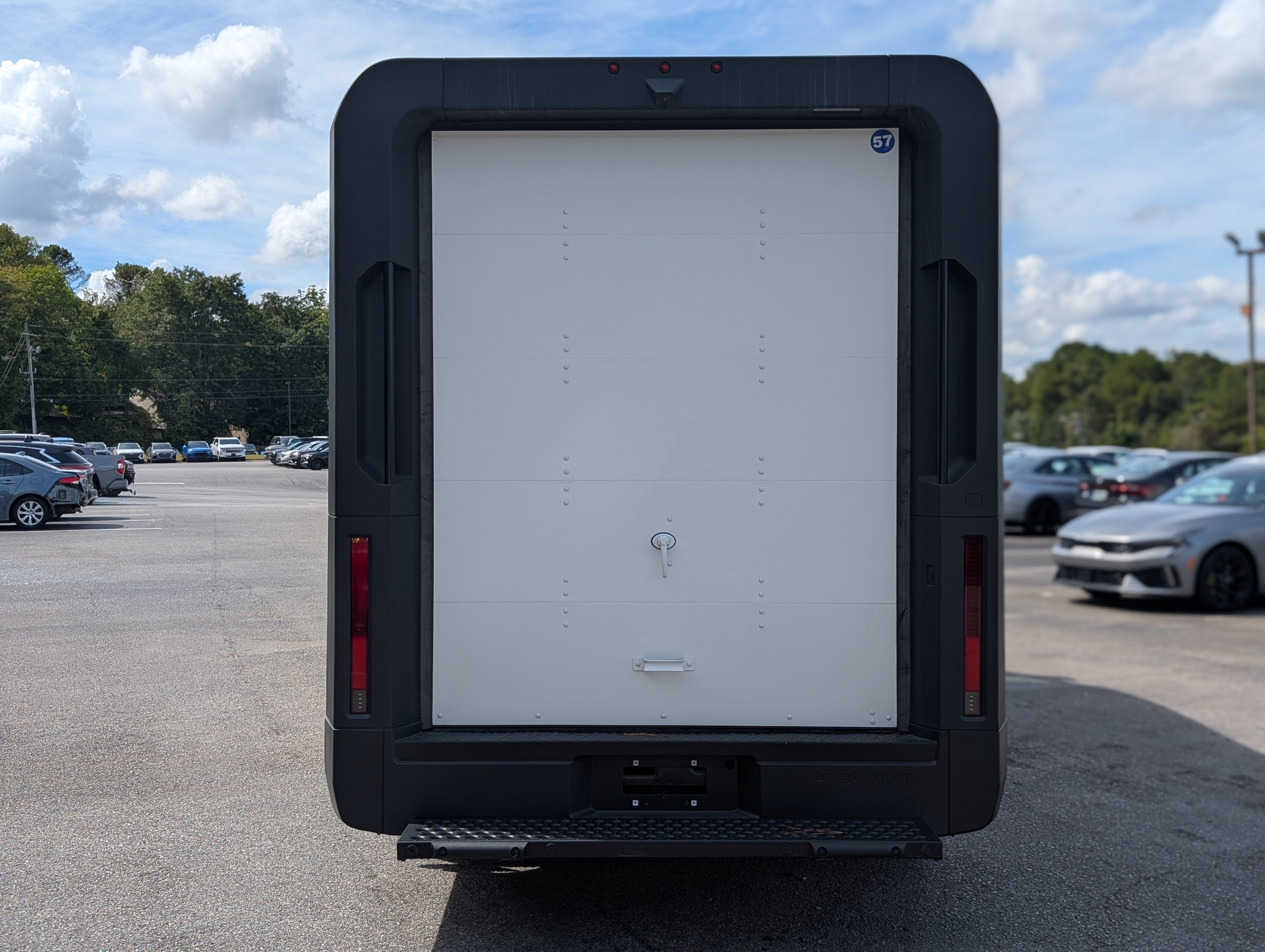 Used 2024 Chevrolet Brightdrop 600 w/ Commercial Equipment Package AWD/4WD image 8