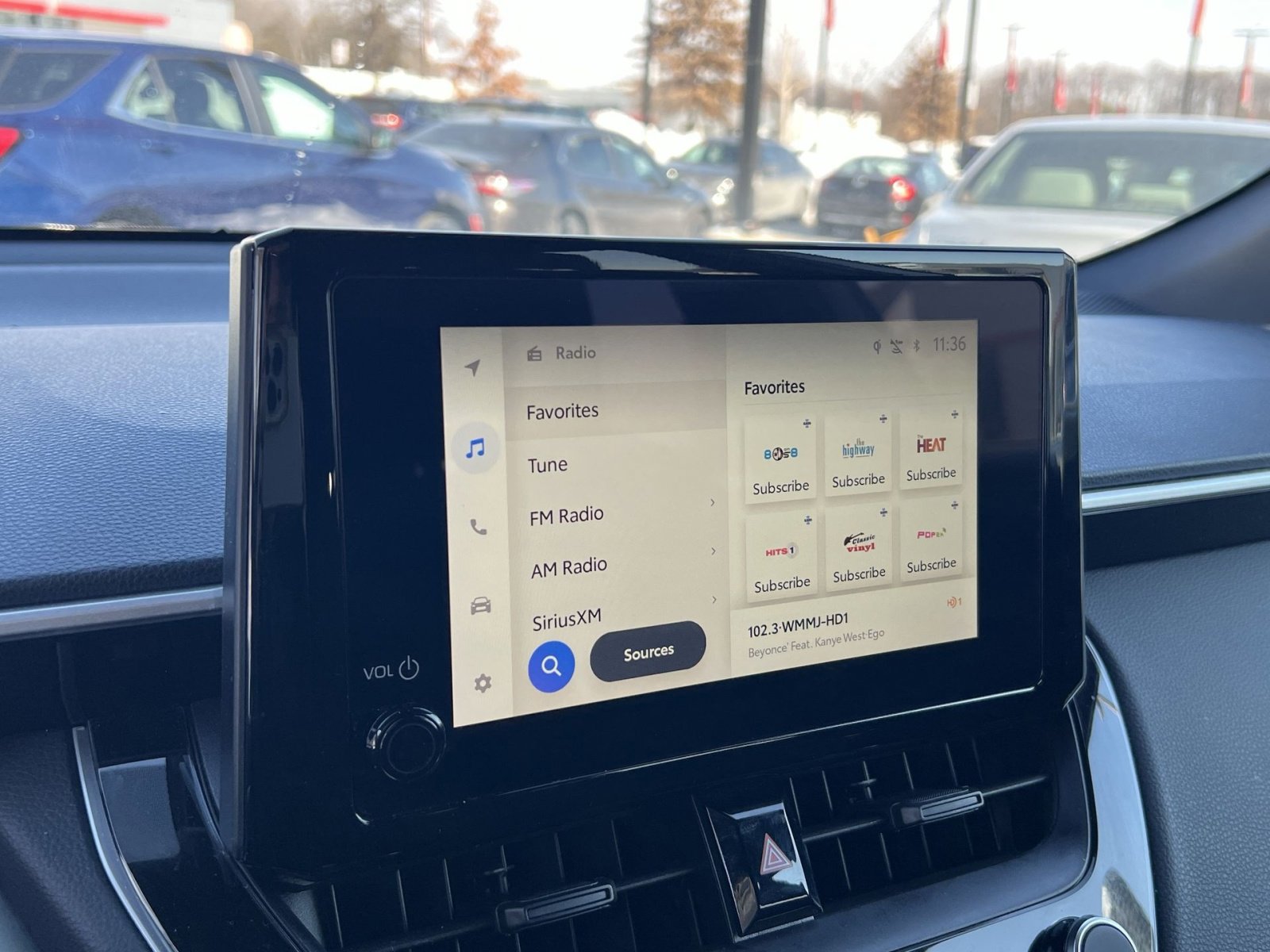 Used 2024 Toyota Corolla Cross SE image 18