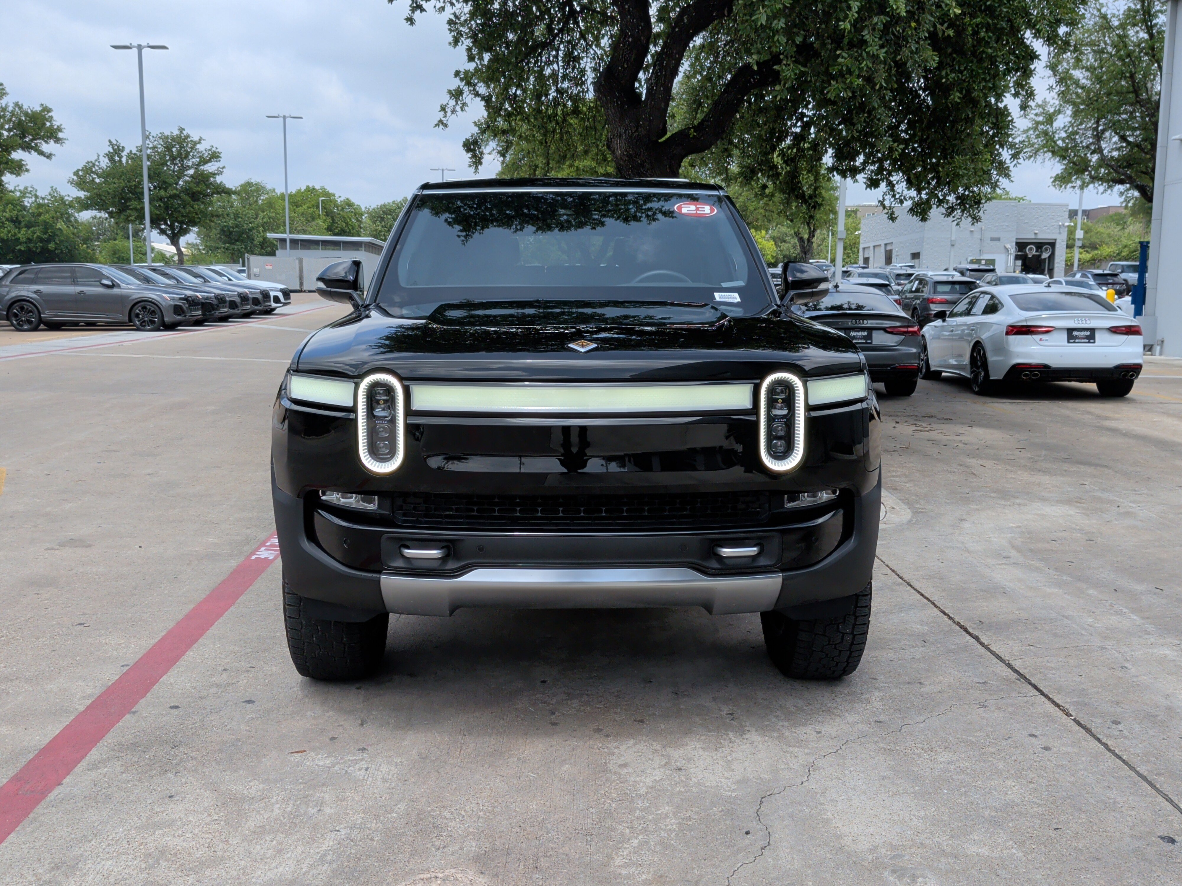 Used 2023 Rivian R1S Adventure AWD/4WD image 3