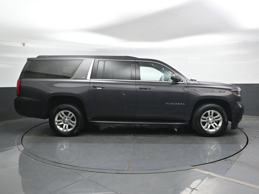 Used 2016 Chevrolet Suburban LS RWD image 3